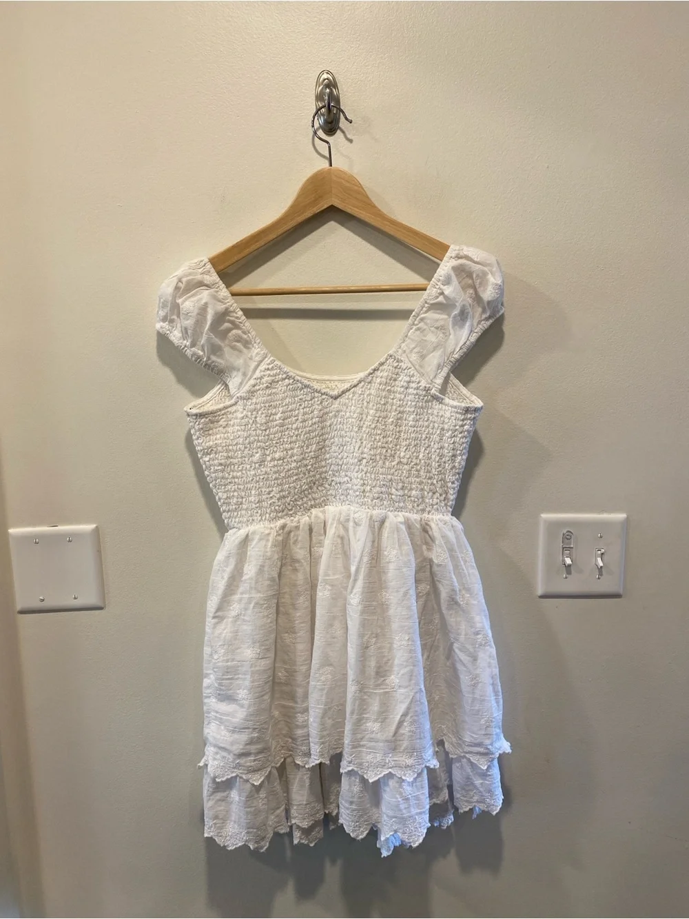 American Eagle Short Embroidered Honeycomb Dress Puff Sleeves sz medium smocked